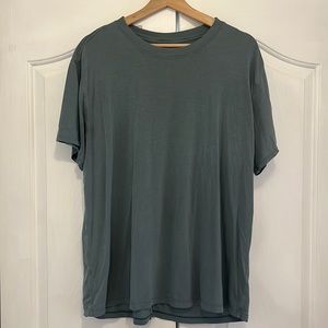 lululemon tee